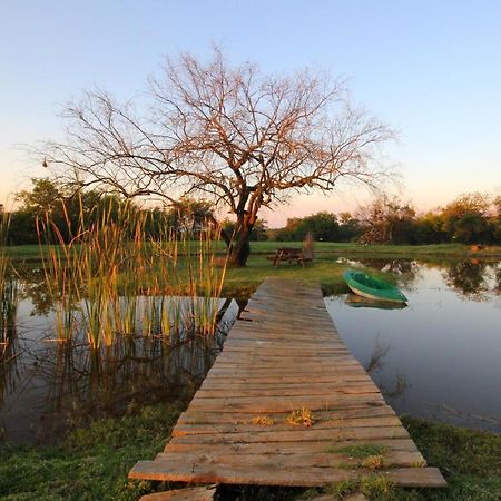 Karee & Wild Olive Guest Lodge Hekpoort Exterior photo