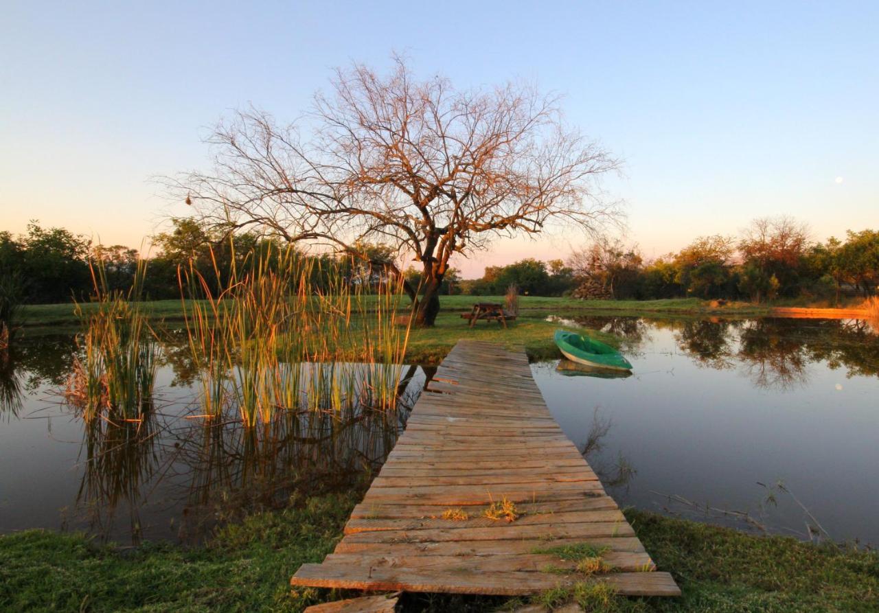 Karee & Wild Olive Guest Lodge Hekpoort Exterior photo